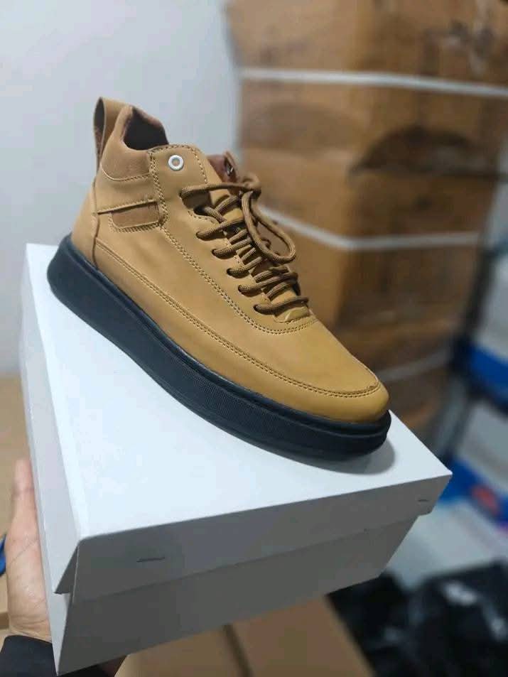 Demi boots classic sports